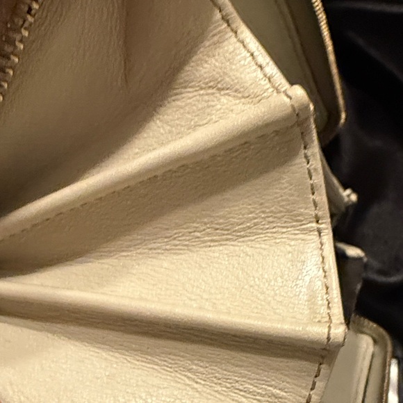 Gucci monogram Wallet Leather Beige GG Wallet &Gold Charm Authentic Gucci wallet - Picture 14 of 16